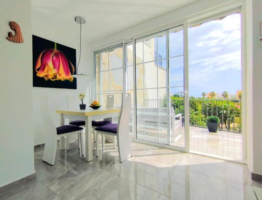 Beautiful 3 Bedroom Townhouse In Urb. Tropicana, Nerja Luaran gambar