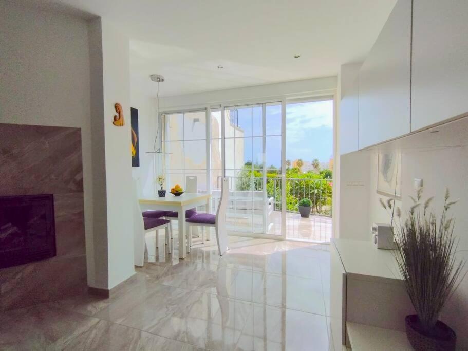 Beautiful 3 Bedroom Townhouse In Urb. Tropicana, Nerja Luaran gambar