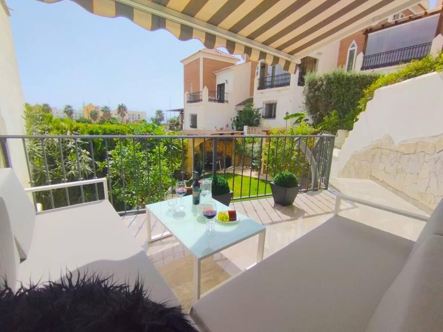 Beautiful 3 Bedroom Townhouse In Urb. Tropicana, Nerja Luaran gambar