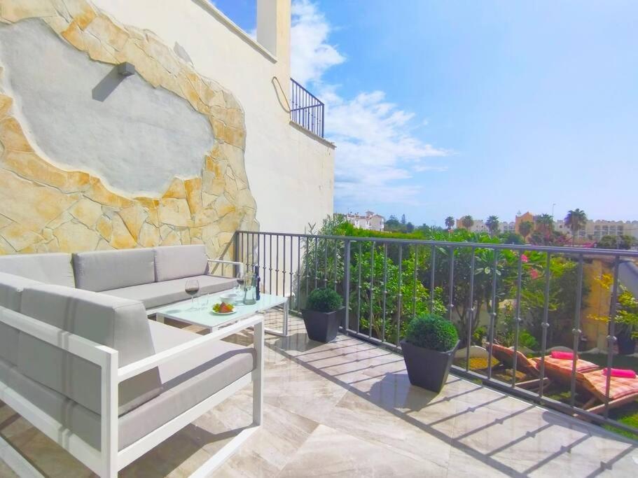 Beautiful 3 Bedroom Townhouse In Urb. Tropicana, Nerja Luaran gambar